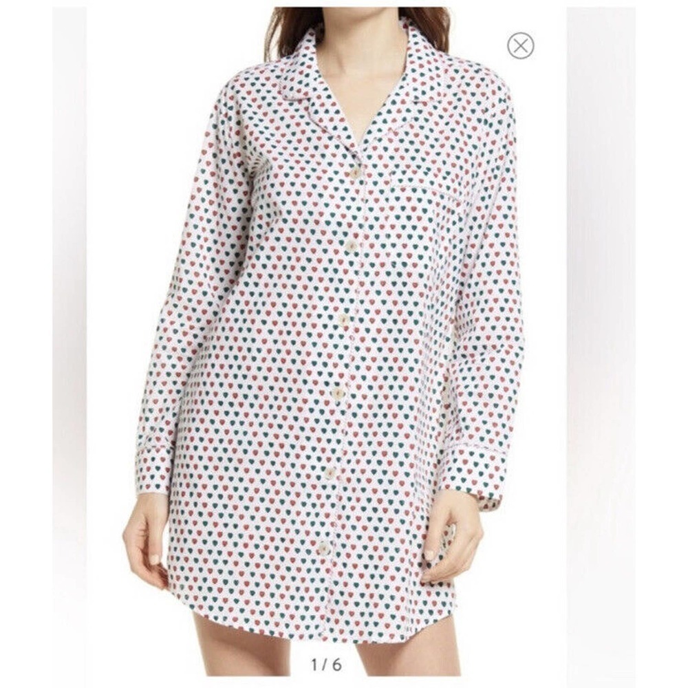 roller rabbit holiday hearts night shirt Size Medium